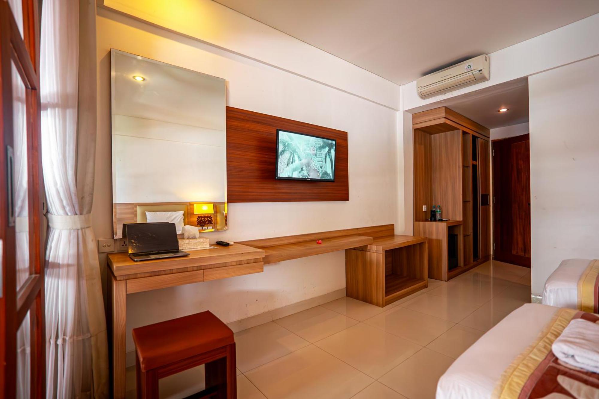 Bali Summer Hotel By Amerta Kuta Lombok Exterior foto